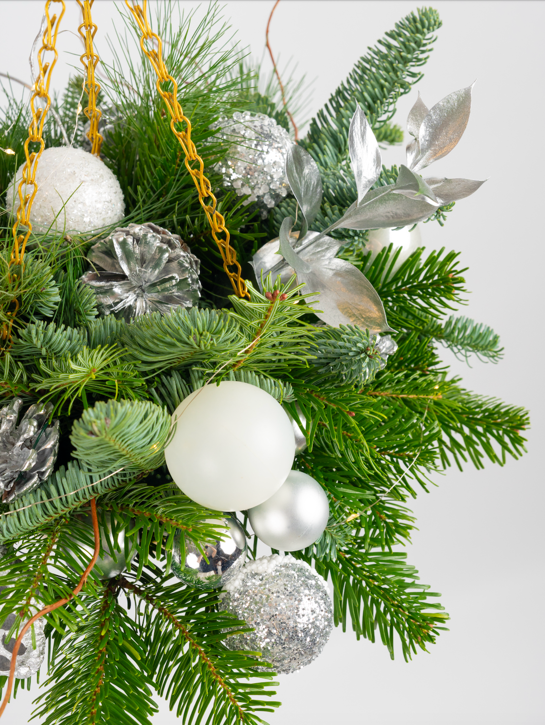 Silvère Festive Hanging Basket