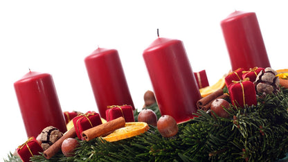 Winter's Embrace Advent Wreath (With 4 Candles)