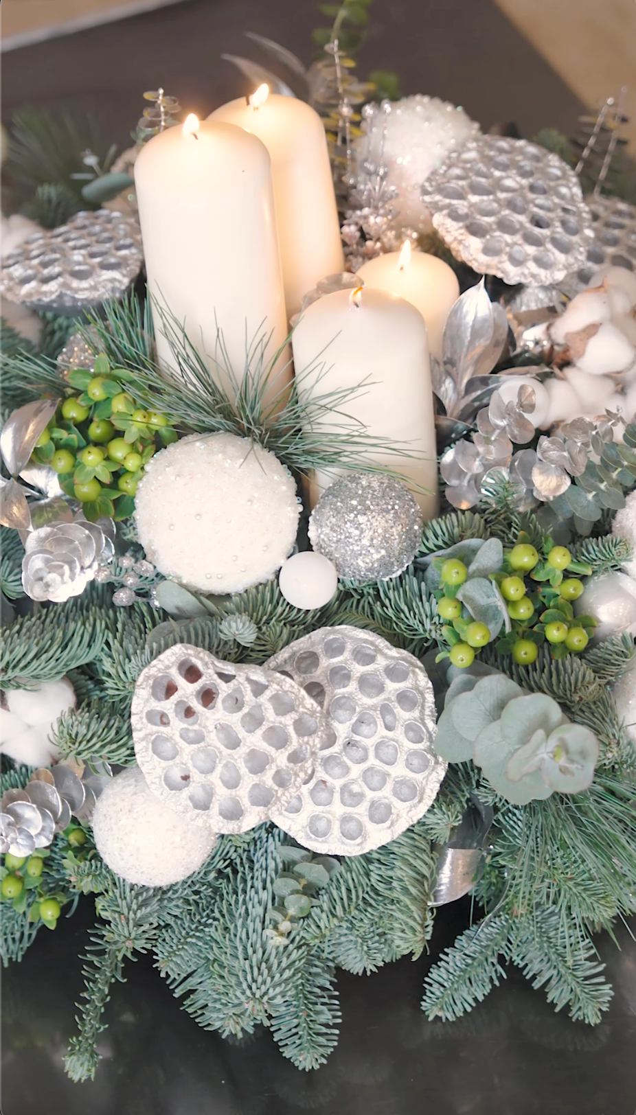 Winter Metallic (Round / With 4 Candles)