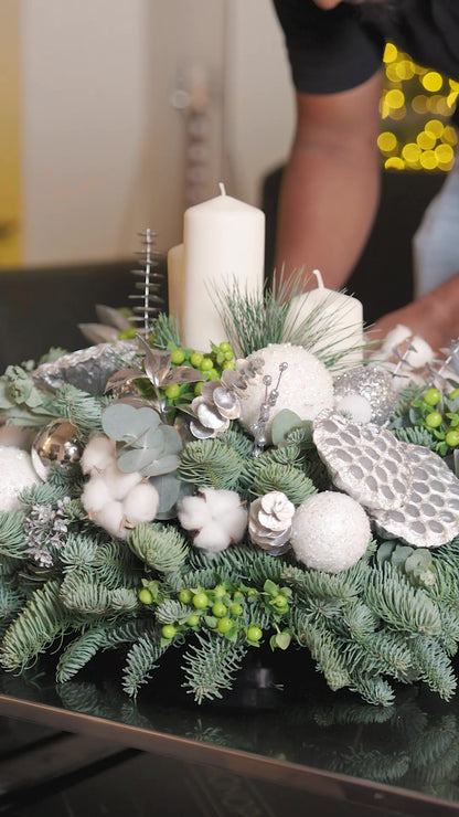 Winter Metallic (Round / With 4 Candles)